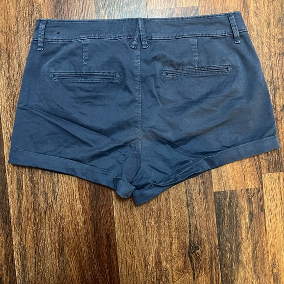 ✨Abercrombie & Fitch Classic Chino Shorts✨ - Picture 4 of 6